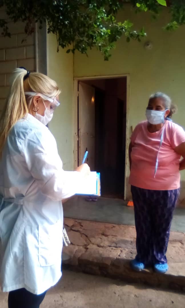 CDIGuaribe's tweet photo. CDI Dr:José María Vargas en pesquiza activa casa a casa para la prevención de COVID-19.Municipio San José de Guaribe.
#Cuba es salud
#Cuba coopera
EL REVOLUCIONARIO VERDADERO ESTÁ GUIADO POR GRANDES SENTIMIENTOS DE AMOR"(Ernesto Ché Guevara). https://t.co/xQCObhvoMI