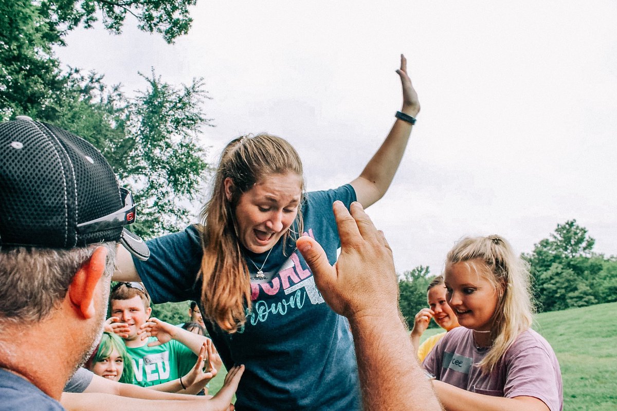 OKBusinessWeek's tweet photo. Jessie first attended OBW as a sophomore in 2018 and returned in 2019 as an Advanced Leader.
•
•
“There isn’t really just one thing that makes OBW awesome. The whole experience is what makes it awesome, my first year at camp really brought me out of my shell.”
——
#businesscamp https://t.co/c4pw4TJruq