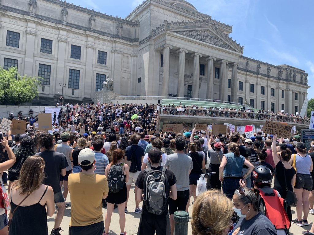 decolonize_this's tweet image. In front of BK Museum now 👇🏽 #ftp #decolonizethisplace ✊🏽🌱