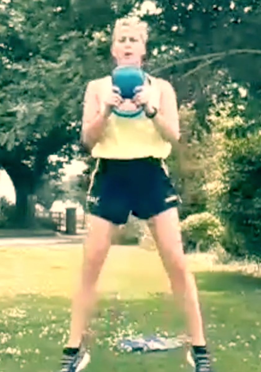 LadiesFootball's tweet image. 📹VIDEO 

😅Are you ready to sweat? 

💪It’s time for some more HIIT with @WexLadiesFoot's 
@BernieBreen, and you'll need a kettlebell or dumbbell for this one! 

Make sure to warm up beforehand and go at your own pace! 

Full workout 👉  bit.ly/3hJFL6Q

@kerryladiesfoot