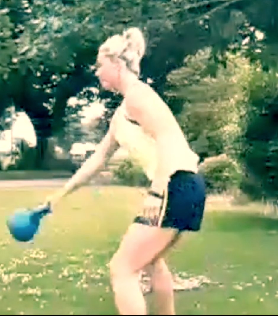 LadiesFootball's tweet image. 📹VIDEO 

😅Are you ready to sweat? 

💪It’s time for some more HIIT with @WexLadiesFoot's 
@BernieBreen, and you'll need a kettlebell or dumbbell for this one! 

Make sure to warm up beforehand and go at your own pace! 

Full workout 👉  bit.ly/3hJFL6Q

@kerryladiesfoot