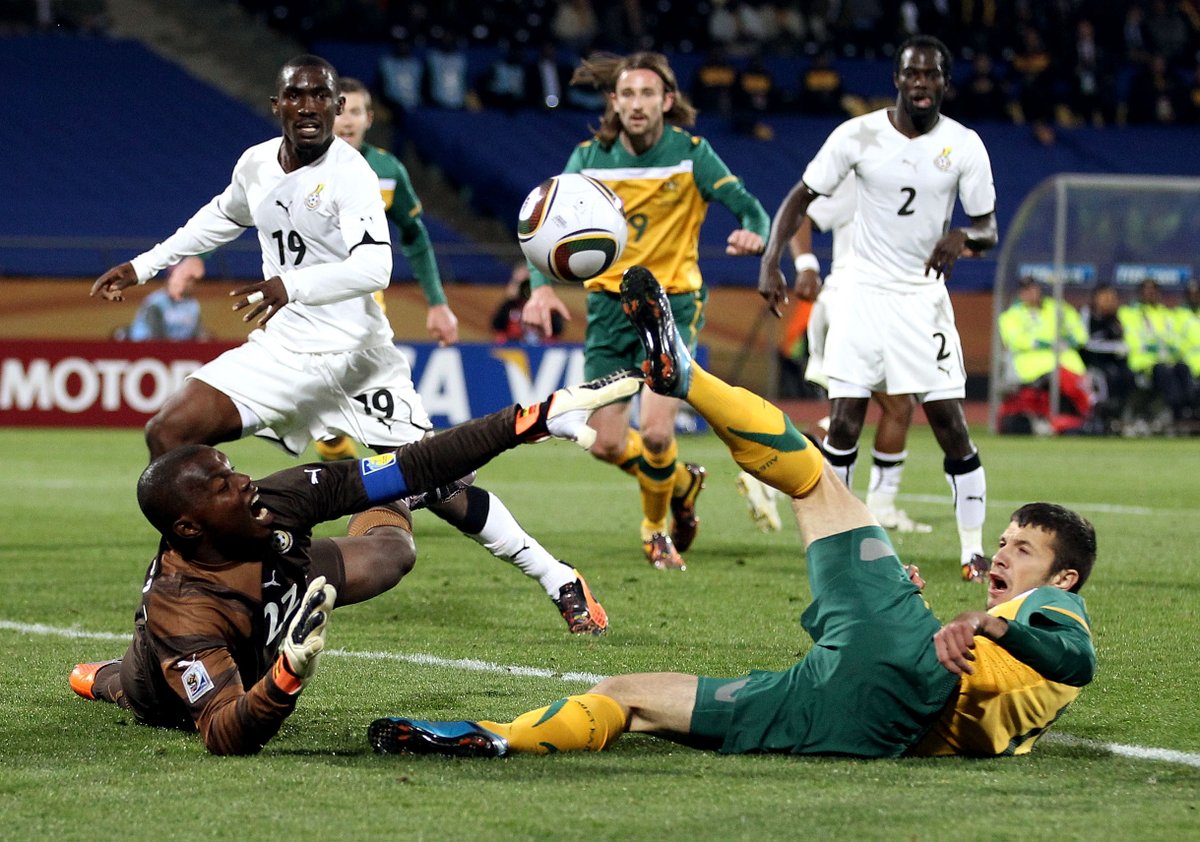 fifaworldcup_fr's tweet photo. ⏪ #OnThisDay il y a 🔟 ans...

🇳🇱Pays-Bas 1-0 Japon🇯🇵
🇬🇭Ghana 1-1 Australie🇦🇺
🇨🇲Cameroun 1-2 Danemark🇩🇰

#WorldCup | #CM2010 | #SouthAfrica2010 https://t.co/UOdzYtgfnF