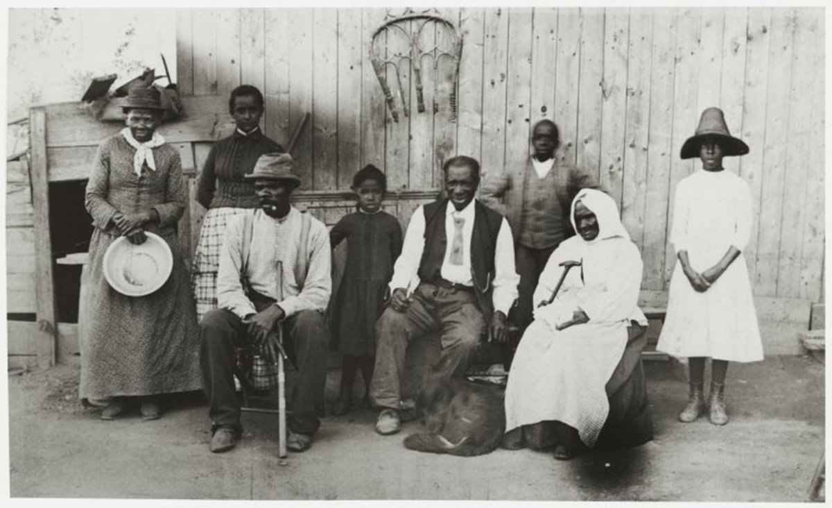 Honoring Juneteenth today, also known as Freedom Day. Commemorating the end of slavery in the United States. 🖤

Photo: Schomburg Center for Research in Black Culture