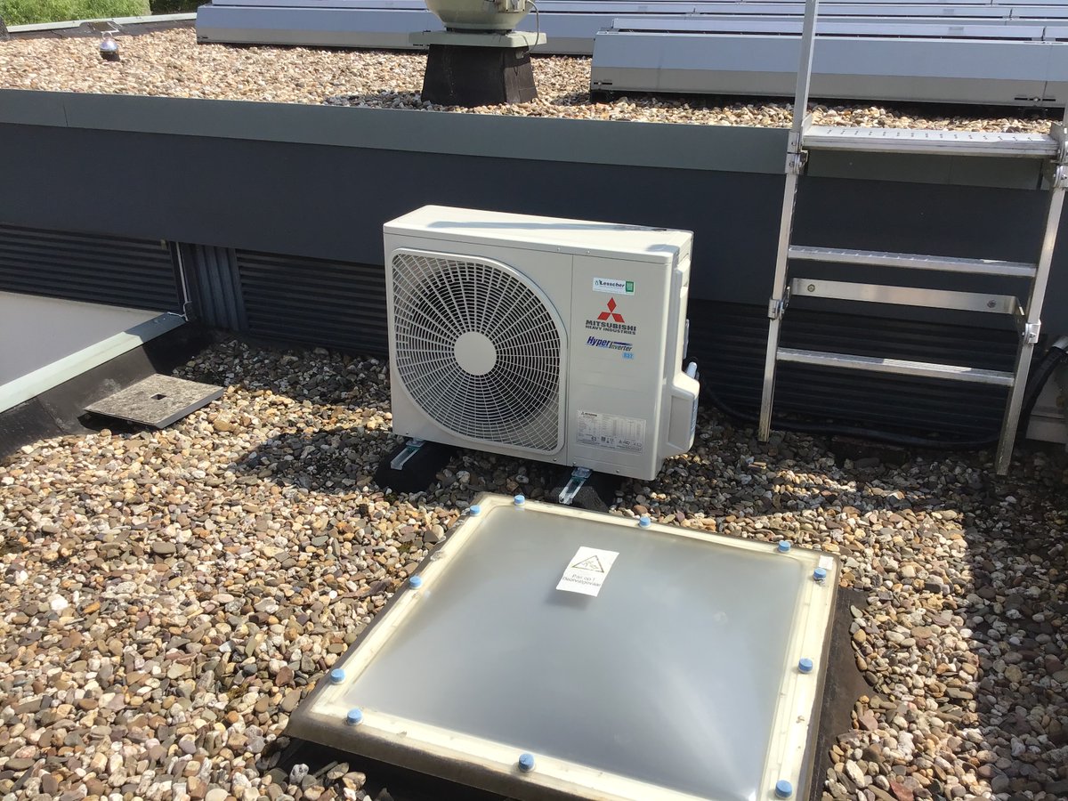 lesscherinstall's tweet photo. Wij hebben onlangs lokalen op de 1e verdieping van de Petrusschool in Hengevelde voorzien split airco units. Hierdoor is het binnen klimaat optimaal te regelen. Ook hebben we de afgelopen periode veel particulieren voorzien van een single-split of multi-split oplossing. https://t.co/n1tIgLWE96