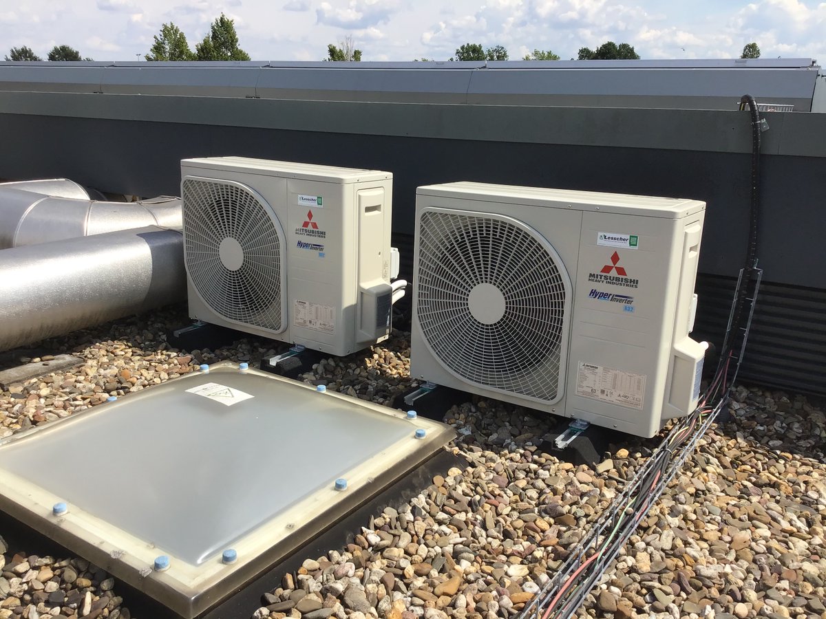 lesscherinstall's tweet photo. Wij hebben onlangs lokalen op de 1e verdieping van de Petrusschool in Hengevelde voorzien split airco units. Hierdoor is het binnen klimaat optimaal te regelen. Ook hebben we de afgelopen periode veel particulieren voorzien van een single-split of multi-split oplossing. https://t.co/n1tIgLWE96