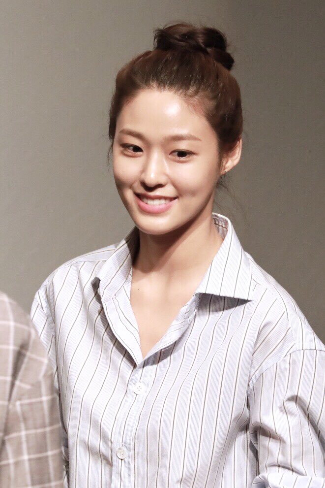 angels_pics's tweet photo. Seolhyun #설현 
© fullmoon https://t.co/w32JumLja8