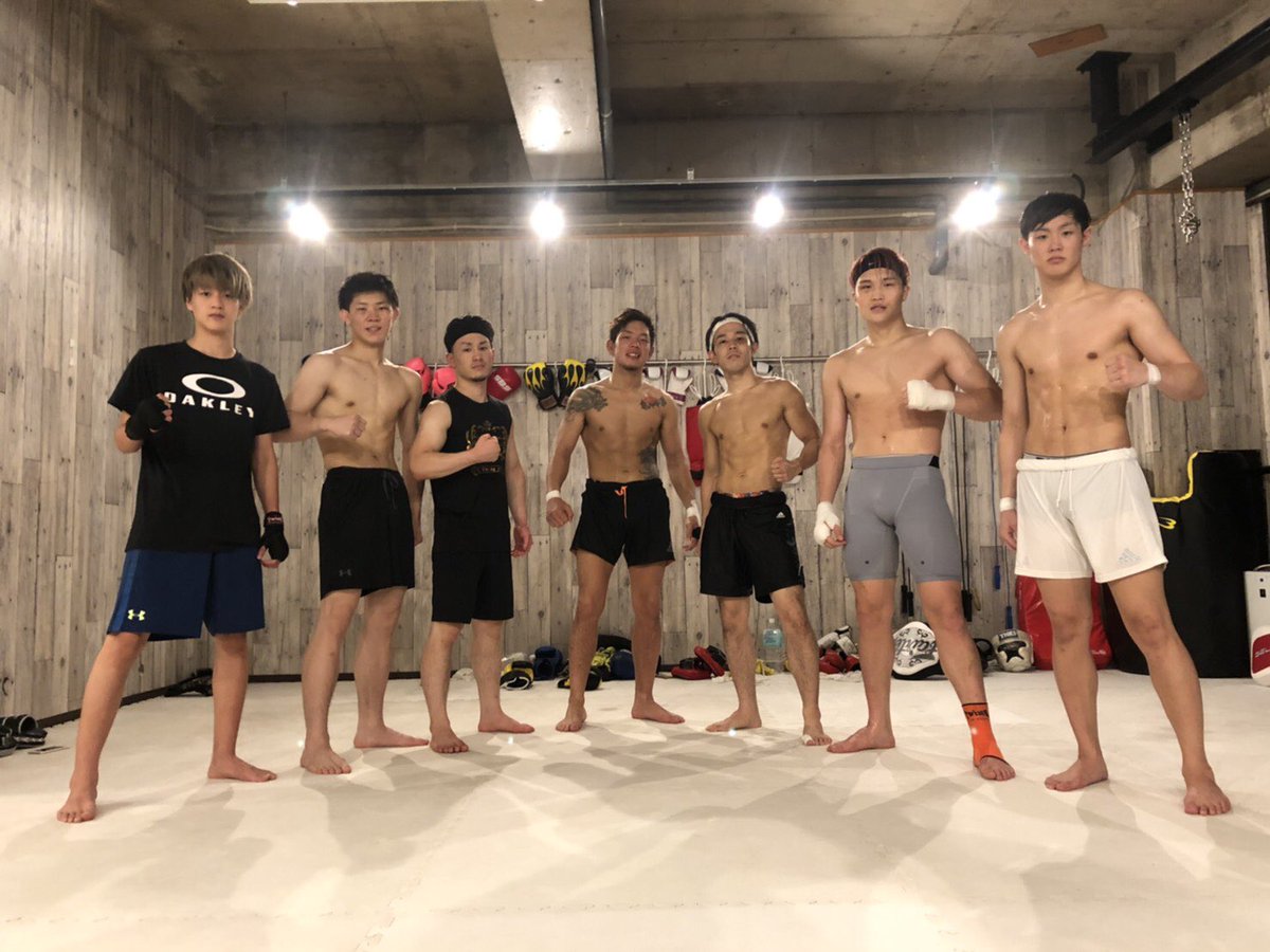 keitoyamamoto_1's tweet photo. 来週は弘輝くんと拓実さんの試合!!
めっちゃ楽しみ🔥🔥
俺も早く試合したい!!!
今日もありがとうございました😊🙇
#k1wgp
#Krush
#khaos
#allwingym https://t.co/T6x9rRUjyi
