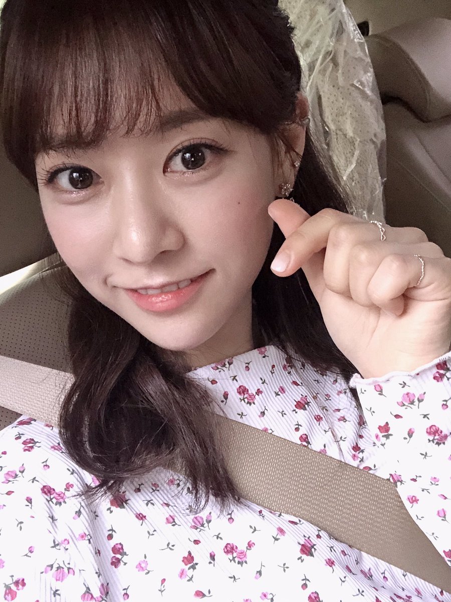 cherrybullet's tweet photo. [#보라 #BORA] 🍒💜  
어젯밤엔 잘 잤어요?? 무슨 꿈, 꾸었어요? 

💘사랑하는 우리 룰렛..! 
너무 너무 보고싶다아..( •̥ ˍ •̥ ) 힝구..

모두모두 어제보다 더 좋은 밤이 되길 바라요 ☆彡

☁️댤다욤🌙

#CherryBullet #체리블렛 https://t.co/OlheUw867M