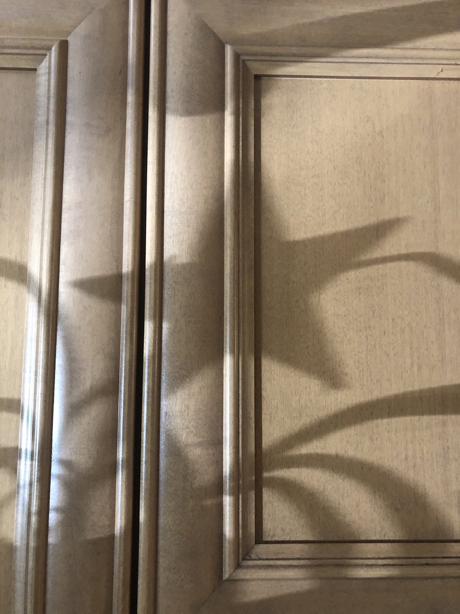 TraceyBambi's tweet photo. It’s Friday Stars!!! 🌟 One week to go and again closer to being together again! Always finding stars to guide me through. I hope you are too! This shadow came through my kitchen window off my stained glass star onto my kitchen cupboard. 💖@JGSimcoe_LDSB https://t.co/WESceaZq67