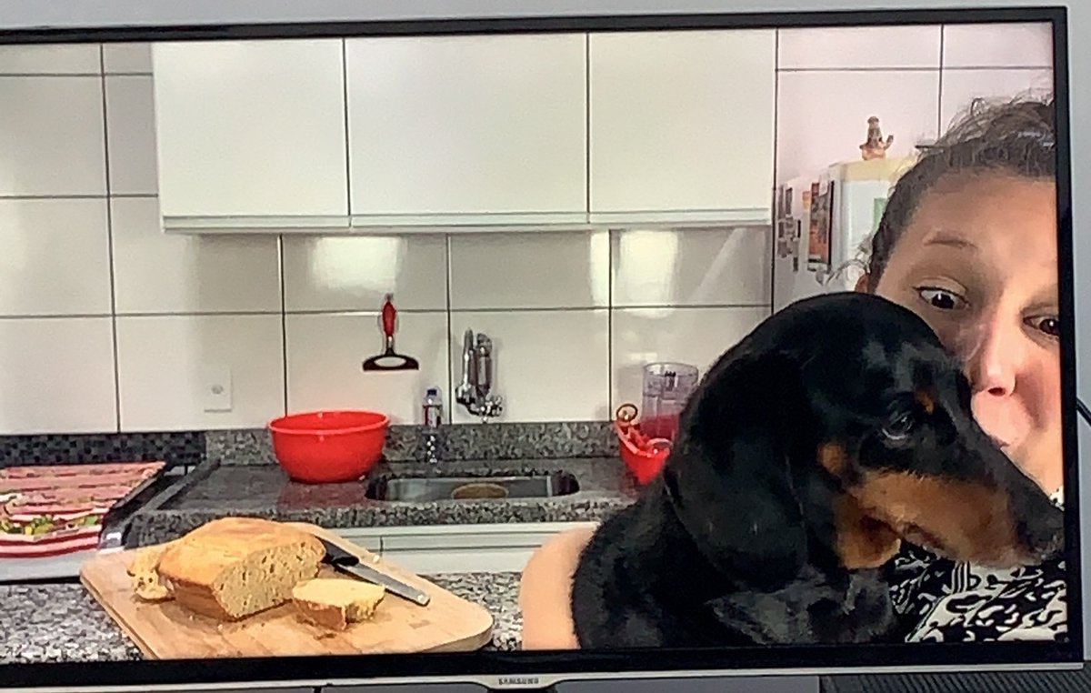 NicNicBarbieri's tweet photo. Pão + Zeca + Nat !
Sextou BRASIL!
#blogueiradebaixarenda #tocfome #sextou #ficaemcasa @bdebaixarenda https://t.co/1eugqeP06X