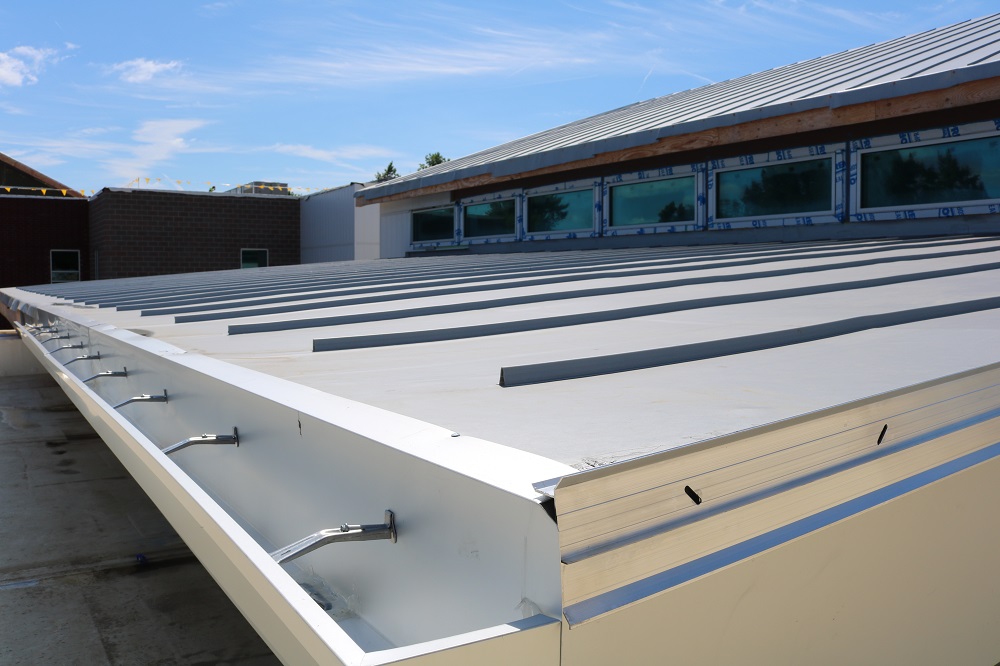 boakandsons's tweet photo. When it comes to commercial buildings, the right size gutters is crucial! Read why in our new blog post. #IfItsNotBoak

https://t.co/l5Bc1QDlJO https://t.co/aqc4CeN369