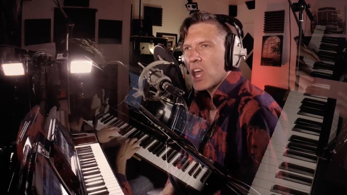 PlanetRepmusic's tweet photo. Busy week in the #studio this week, THREE new #lockdown videos coming out from @RobinPjazz & @RobinPiano over the next few days, 2 for #FathersDay dedications! #recordingmusician #sessionmusician #singer #recordingstudio #lockdownrequests #musicgift #musicpresent #covid19survival https://t.co/DMAe88leEv