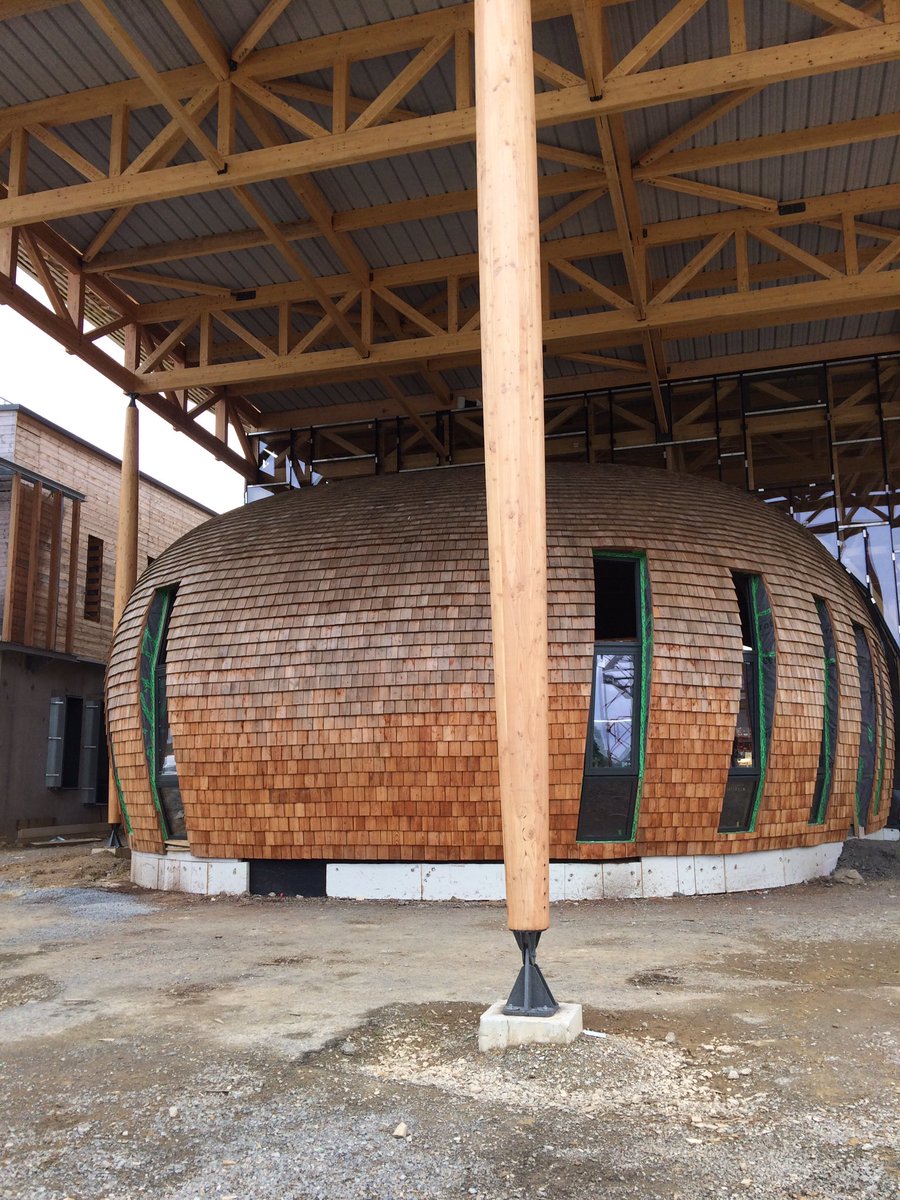 Beau moment de partage et grande satisfaction lors de la découverte de la charpente du lycée Simone Veil 👏aux équipes de la région Bretagne et sembreizh et aux entreprises qui travaillent sur le chantier <a href="/regionbretagne/">Région Bretagne</a> <a href="/villeliffre/">Ville de liffré</a>