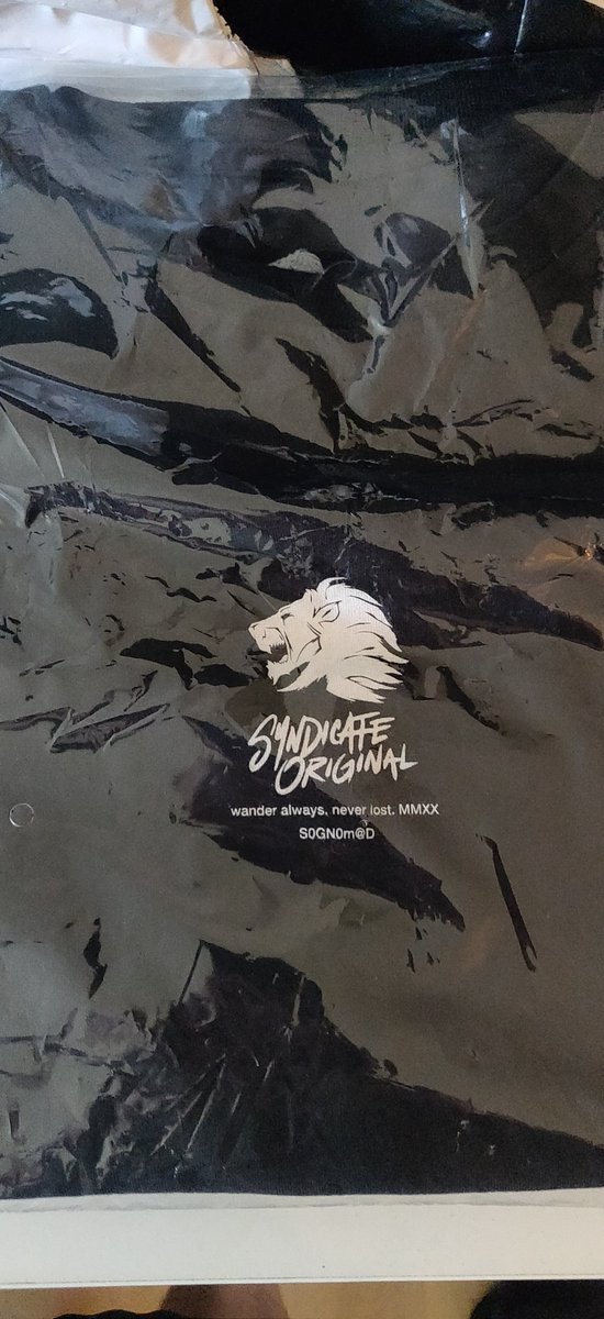 Matti4213's tweet photo. @SyndicateOG  my first ever youtuber merch came in the mail today 😍😍 cant  wait to try it on!! https://t.co/7q7mQMrV97