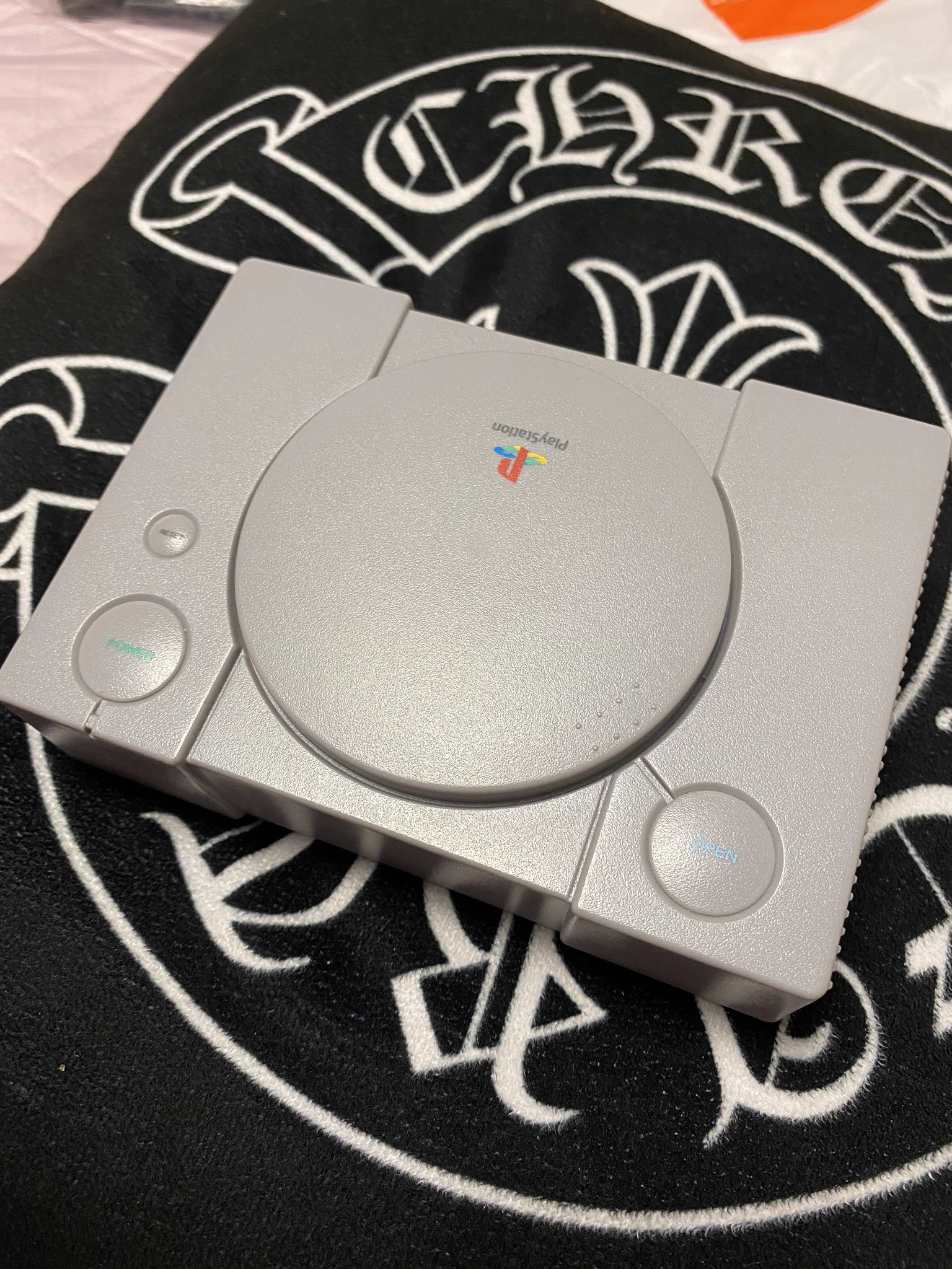 @OTAMA2 @bachin5656 同じ奴のロゴの位置おかしい奴なら持ってます。 