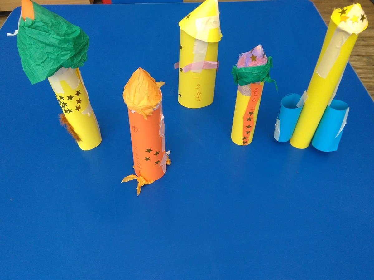 Y5 online classroom space work:  
Who did Neil Armstrong go to the Moon with? 
Buzz Aldrin and Michael Collins. 
In which year did he walk the moon? 
1969. 
Who did Neil Armstrong go to the Moon with? 
Buzz Aldrin and Michael Collins. 
Is this yours?  Sorry I had to edit it.