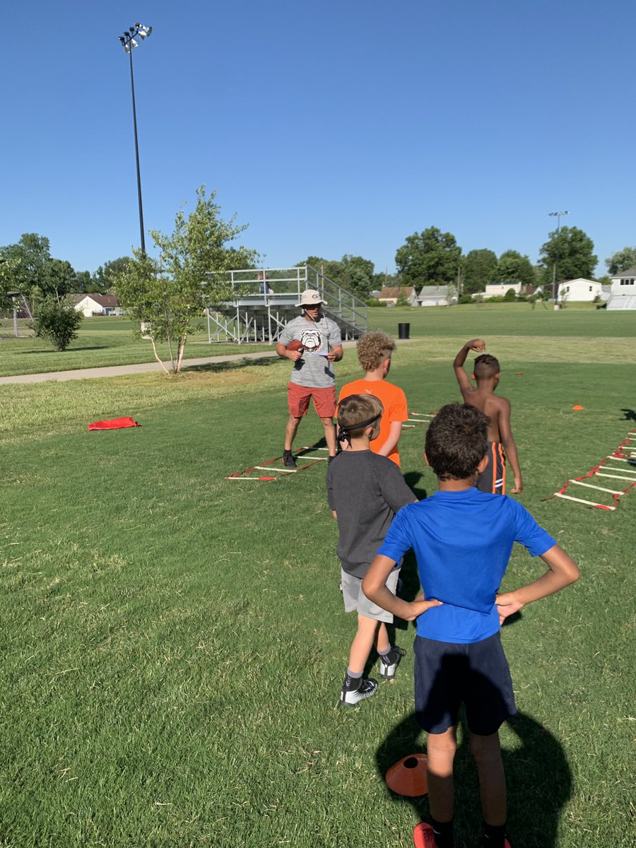 DedicationE's tweet image. Loving It! Have fun doing what you love. Enjoy and Embrace. Everyday is a new opportunity! #Grind #D2E