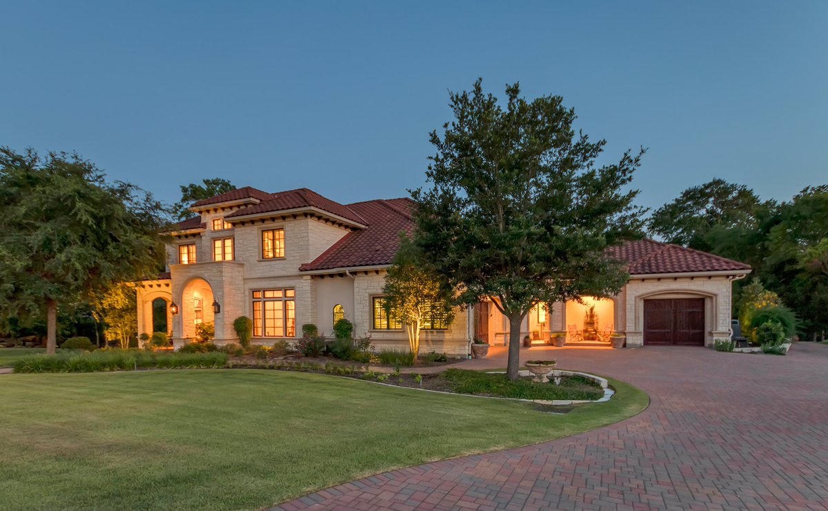 PatriarchPM's tweet photo. Just Listed!
Luxury Residential Listing - TM5 Maroon Series
3319 Emory Oak Dr.
Bryan, TX
5,976 sq ft
5 bed, 5.5 bath 
List price: $1,675,000.00

For all real estate inquiries:
▪️Web: https://t.co/LC4g2UcAAt https://t.co/2lpQOOgaDW