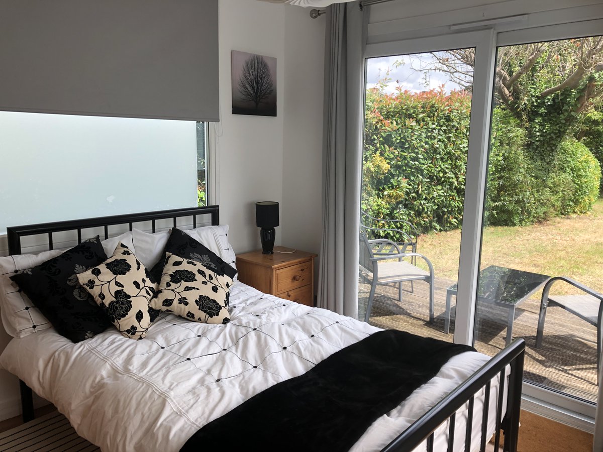 Miles has been busy doing viewings today in Rubus for the gorgeous Garden Room...#countyrooms