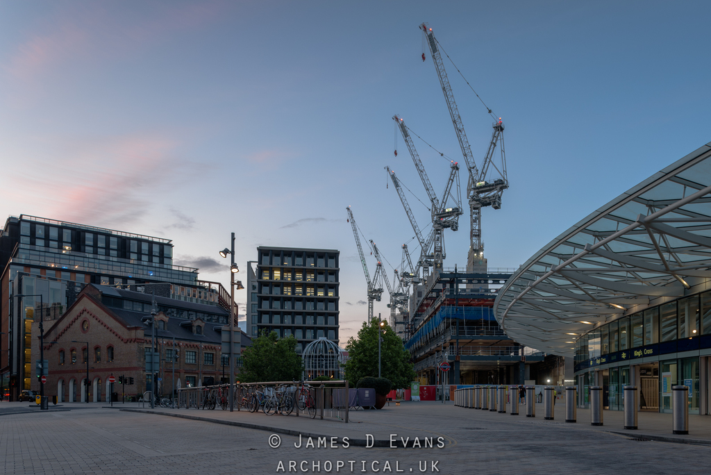 archoptical's tweet photo. Google HQ, Kings Cross #groundscraper, #googlehq, #construction, #kingscross, #architecture, #cranes, #sunset, #london https://t.co/epfXtXYm1B