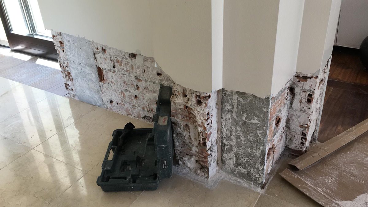 Rudeco_Construc's tweet photo. REPARACIÓN DE HUMEDADES POR CAPILARIDAD
En esta reforma vamos a solucionar las humedades por capilaridad con Kerakoll Biocalce. Subiremos fotos con el avance de los trabajos https://t.co/rQ2EIwvRd4