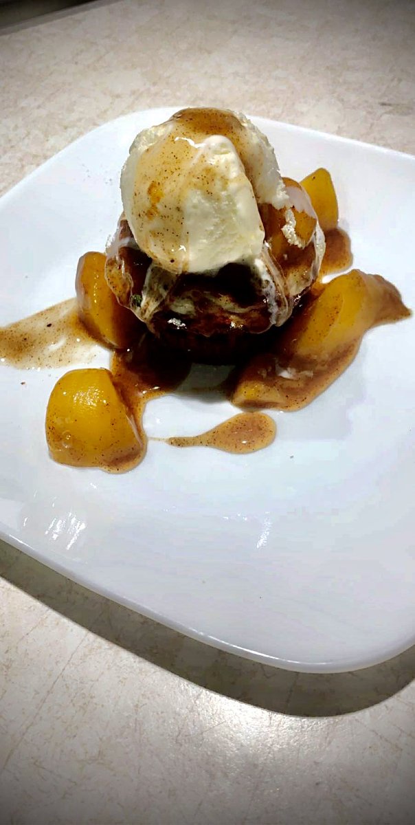 fryinmekrazy's tweet photo. Here is my Red Velvet peach cobbler cheesecake cupcakes!!!! #JuneteenthDay #redvelvet #peachcobbler #cheesecake #BlackLivesMatter #fryinmekrazy #BlackOwned #fryinmekrazyrecipe #letsgetkrazy to see more content check out fryinmekrazy on all social media platforms https://t.co/sl8ZtxY1Av