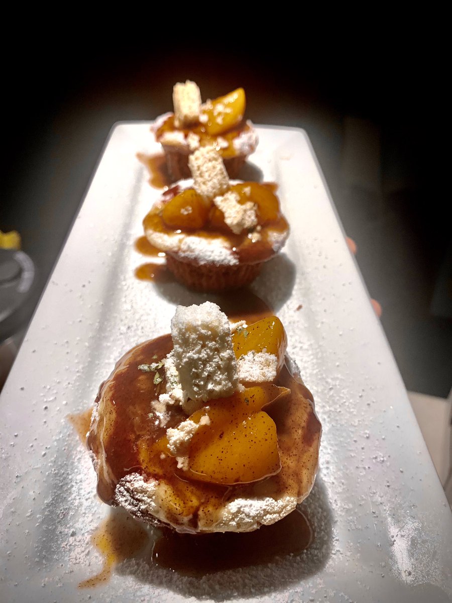 fryinmekrazy's tweet photo. Here is my Red Velvet peach cobbler cheesecake cupcakes!!!! #JuneteenthDay #redvelvet #peachcobbler #cheesecake #BlackLivesMatter #fryinmekrazy #BlackOwned #fryinmekrazyrecipe #letsgetkrazy to see more content check out fryinmekrazy on all social media platforms https://t.co/sl8ZtxY1Av