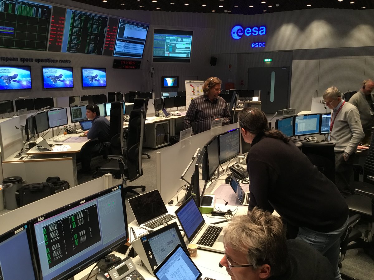 Cast your mind back. The year was 2016, and the team flying  @ESA_XMM at  #missioncontrol were practising a never-done-before operation that would keep their beloved mission flying  https://www.esa.int/Enabling_Support/Operations/Teaching_an_old_satellite_new_tricksWell, now they’re doing it for real.
