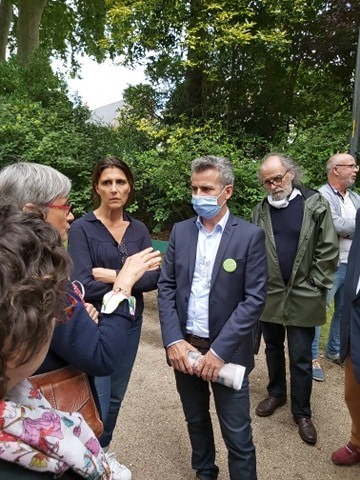 EmmanuelDenis37's tweet photo. Aujourd'hui, rencontres avec les commerçants et riverains des rues Colbert, Scellerie, du Commerce et de la place de la Résistance pour leur présenter notre projet d'Estivales commerciales les week-ends de juillet et août. 
ℹ️ Plus d'infos :  https://t.co/HEs5Asahqy https://t.co/vZPdyEz4b5