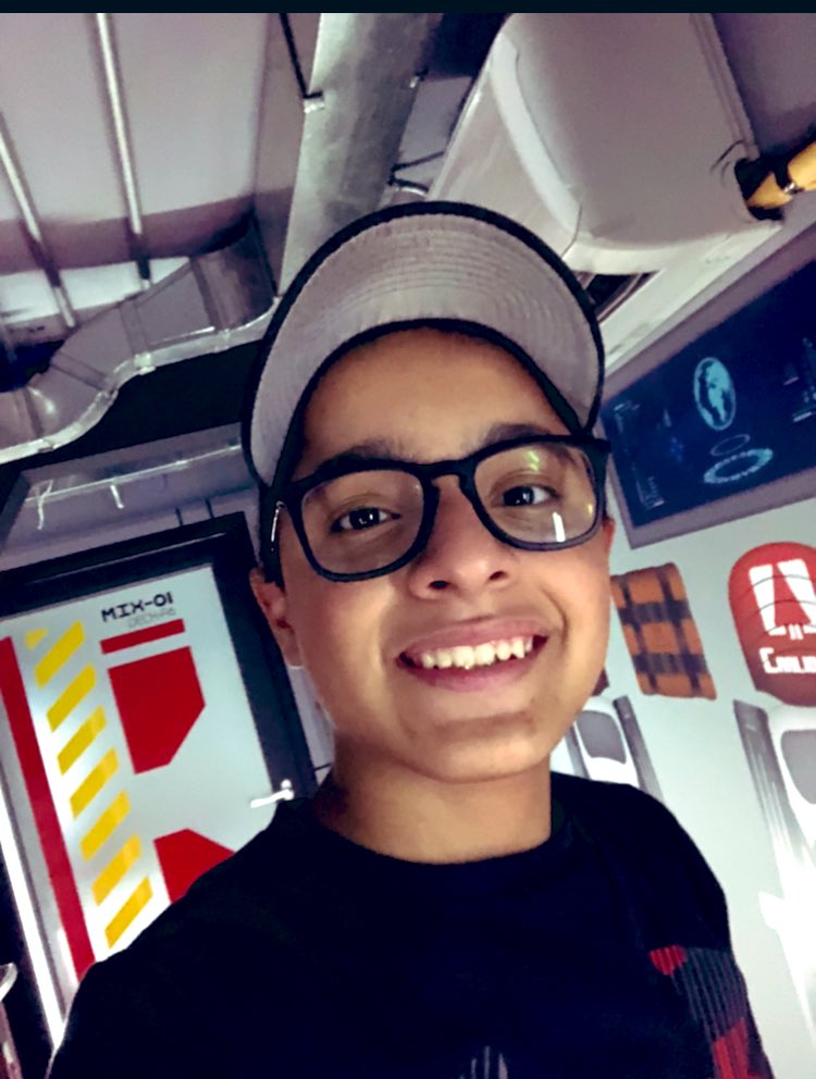 AnthonMor's tweet photo. Ahora si... a trabajar se ha dicho #teamANTJON FELIZ https://t.co/vBlcmiTe3j