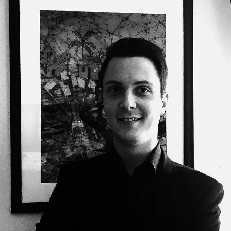 SHC_Paris's tweet photo. 🤗 Découvrez Marcelo, le soleil de Saint Ho' ! Assistant Gouvernant général SHC, il est dans le coeur de nos équipes depuis longtemps, fidèle, radieux et toujours au top !

⭐️ Pour découvrir son portrait façon “ELLE” : https://t.co/gNAeQBZwAx https://t.co/u13eltGVvt