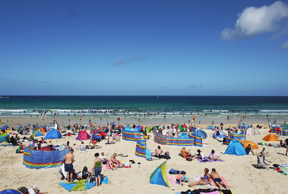 DailyMirror's tweet photo. New hope for UK summer holidays as overnight stays allowed 'within weeks' https://t.co/bJe7lp5VcU https://t.co/kOwkhfdxQS