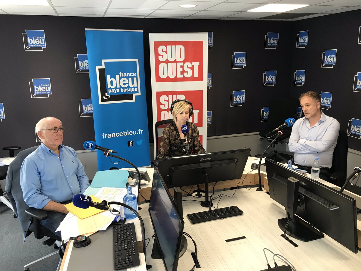 Bayonne, le debat avant le second tour des municipales . Le face à face entre Jean René Etchegaray et Henri Etcheto ce sera ce samedi entre 10h et 11h sur @Bleu_Basque Émission enregistrée avec le journal <a href="/SO_Paysbasque/">SO_Paysbasque</a>   <a href="/VilleDeBayonne/">VilleDeBayonne</a> <a href="/Etchegaray2020/">J.R Etchegaray 2020</a> <a href="/BayonneVille/">Bayonne Ville Ouverte</a>