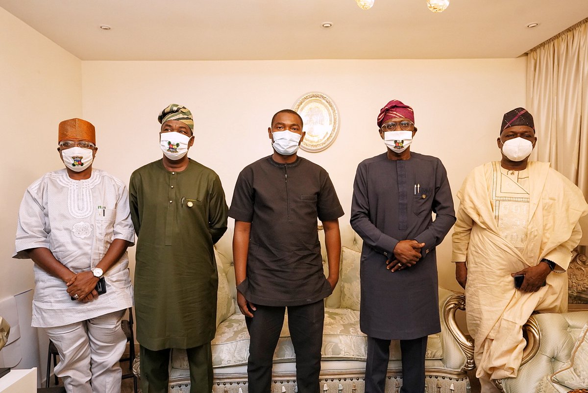 lagospress's tweet photo. Today, Governor @jidesanwoolu , his deputy, @drobafemihamzat , and Cabinet members,  paid condolence visit to late Senator Bayo Oshinowo’s family. https://t.co/rdrfNmFiyy