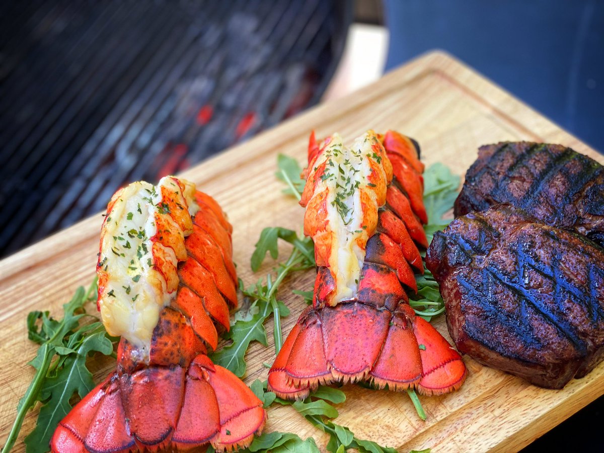 thegrillseeker's tweet photo. Surf n Turf anyone? The unmistakable flavor and char curtesy of @Kingsford #Sponsored #steak #lobster https://t.co/7EN9606WJ2