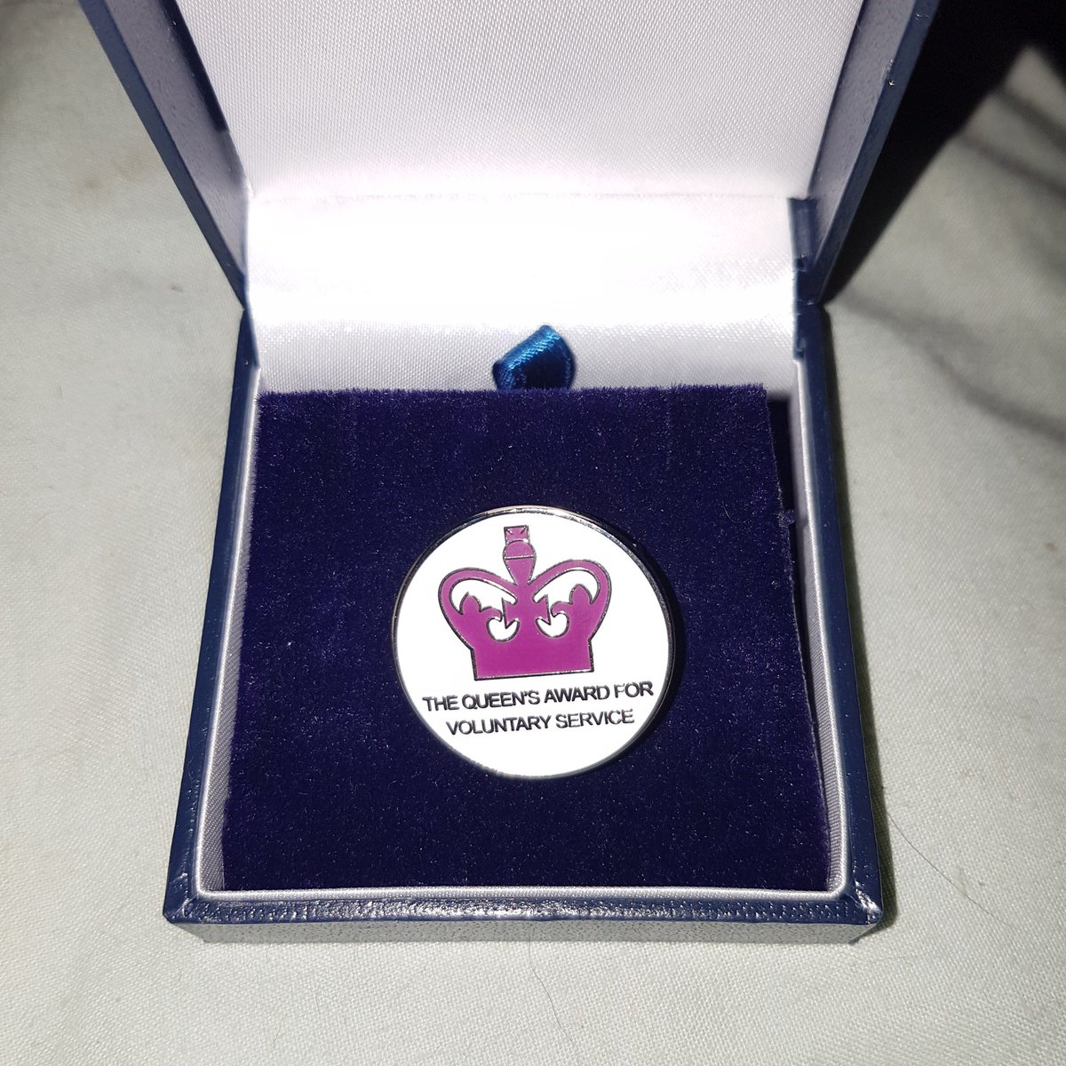griffiths_ks's tweet photo. Good to get some training in this evening with @LeicesterSAR and catch up with friends ( social distancing ) but, also, to receive our pins for the teams @QueensAwardVS 
So proud to be part of this top team.
#skills 
#alwayslearning 
#NoRain https://t.co/a0275MXjtA