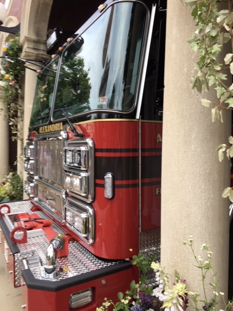 AlexandriaVAFD's tweet photo. While enjoying Alexandria this weekend, stop by Firehouse 201 in Old Town and take in the wonderful sights provided courtesy of the Hunting Creek Garden Club. Lifting spirits and bringing smiles to our community was the goal, and we'd like to say job well done! Thanks! https://t.co/cbihGirLIz