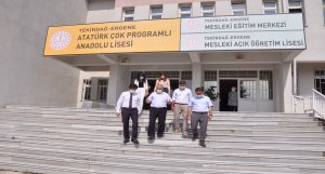 APAYDINismail57's tweet photo. İl Milli Eğitim Müdürümüz sayın @ersanulusan önderliğinde LGS yapılacak okullarımızı ziyaret ettik. @ErgeneMEM59 LGS ye hazır. 
🔊Tüm öğrencilerimize canı gönülden Başarılar... 🤗🤲
@besim0808 
@ziyaselcuk 
@tcmeb @Ybhortaokulu59 @DeriMtal @Tekirdag_Mem @inonu_ergene https://t.co/ZPoqOV0i3s