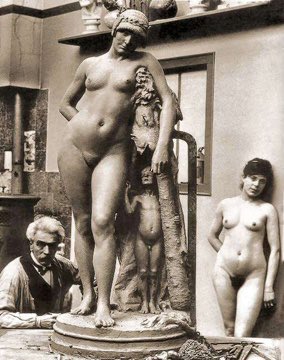 This photograph shows Jean-Léon Gérôme with Emma, posing for ‘Omphale,’ in 1885.
