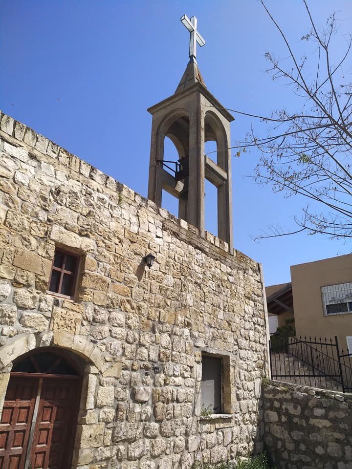 The town of Jish has around 2k maronites, some of them are from town and others are refugees from Kbarburum. First Maronite family that settled the town was Lahoud that came from Lebanon.They worship in 2 churches, our lady church (an ancient one) and Mar Maroun church (new one)