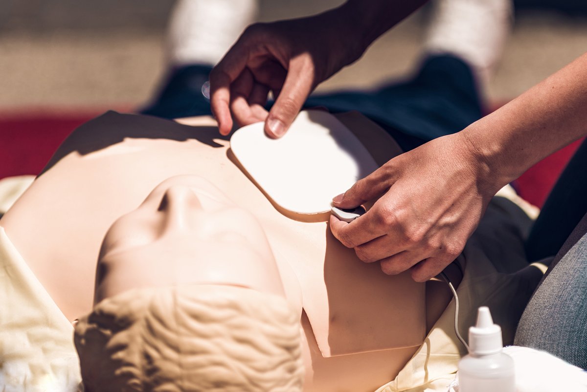 You don’t need a special certification or formal training to perform CPR, but you do need education. Learn hands-only CPR at home. Training can be completed online & shared with family & friends. Learn more: ow.ly/637x50AbR4w #PrepYourHealth
