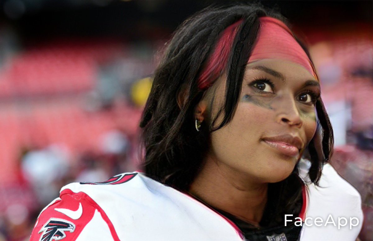 sethlulow's tweet photo. NFL Wide Receivers as women : https://t.co/wnoACsny6s