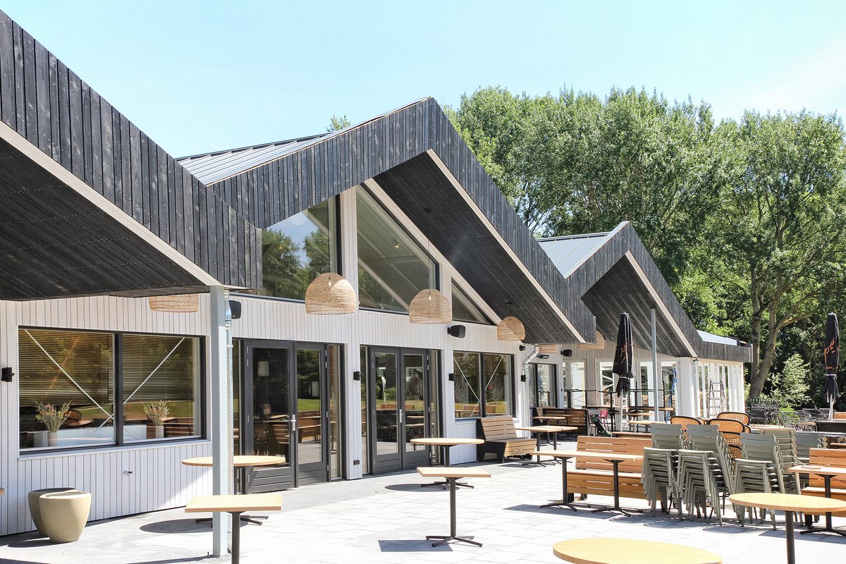 _mvdb's tweet photo. Door #corona helaas geen officiële opening, maar gelukkig is Abel. Grand café restaurant in Poortugaal al wel open.. We zijn trots op het resultaat!
.
.
#restaurant #grandcafe #abel. #poortugaal #horeca #leisure #architectuur #architectuurnl #architecturelovers #BINT #architecten https://t.co/tMoWBpKXsl