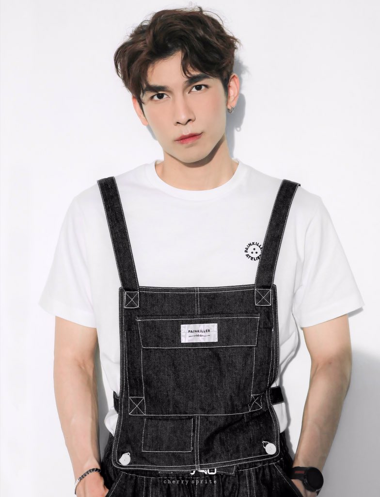 LIMEnG0301's tweet photo. @MAME12938 @momewgo @MSuppasit @gulfkanawut @philosoboat @jaestsx @42Haii @Titletnt @jame_pphat @firstfh5 @becky_arms @TharntypeS Take a look at these hairstyles! Please！Let p ‘mew look younger🙏🏻@MAME12938 https://t.co/Ykqk7yW152