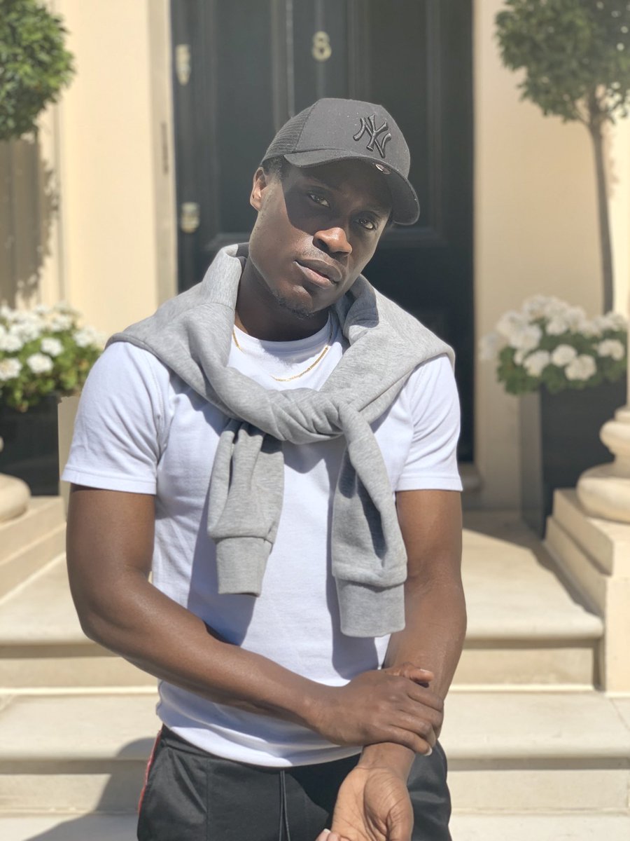 #WorldSickleCellDay. 
I have sickle cell anaemia. 
Hardly speak on it. Many men don’t. I’ve now realised it’s part of my purpose. It must be. So I vow to talk about it more. Follow <a href="/TSSUK_/">The Sound of Sickle</a> a charity initiative I cofounded with some gs, here to shake rooms. Love ❤️