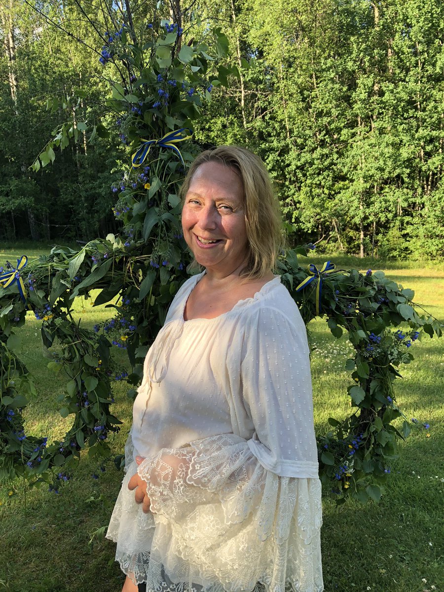 Rockraven66's tweet photo. Happy Midsummer everyone! #midsommar #midsummer https://t.co/ytnn2io9jX