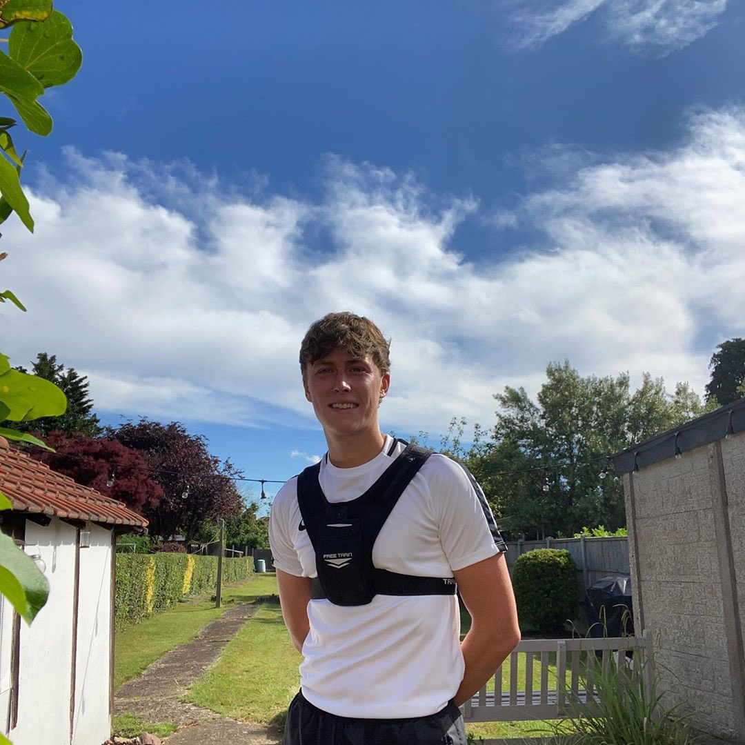 SheppertonPumas's tweet photo. Pumas midfielder Freddie Goodall has just smashed a half marathon in support of a mate’s Meningioma, Brain Tumour treatment. 
He’s already raised a solid amount for what is a great cause. Do donate if you can:

https://t.co/vdwuUDplpn https://t.co/SU22uJaxP5