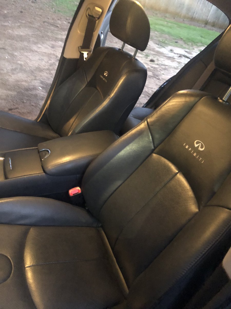 raedenedwards's tweet photo. Hi, somebody buy my car please :)))))))) https://t.co/GOaFo1gW29