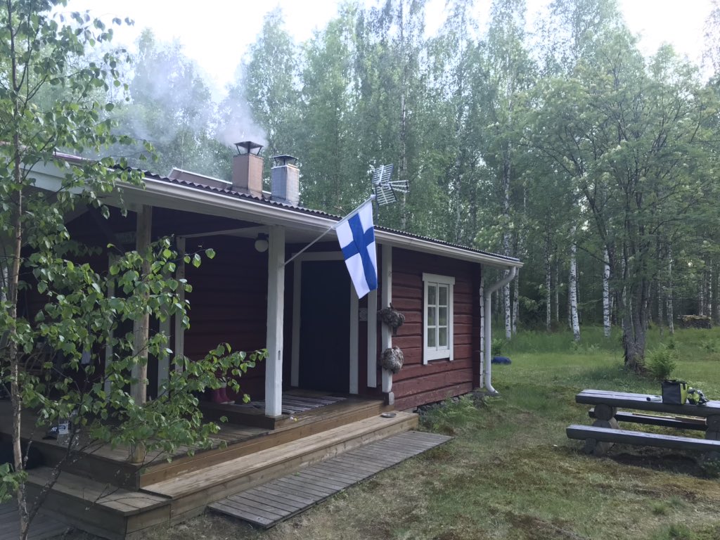 jukkakeisanen's tweet photo. Hyvää Juhannusta
Glad Midsommar
Happy midsummer
#juhannus #midsommar2020 #kesä #MidsummerFestival #piippo @ Finland https://t.co/SdgyOZJEI5