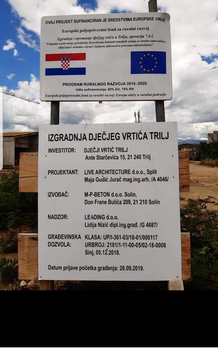 marvuckovic's tweet photo. Veliko mi je zadovoljstvo prisjetiti se rujna 2019., kad sam posjetila ovo mjesto i položila kamen temeljac za izgradnju Dječjeg vrtića #Trilj. Izgradnja napreduje, a ovaj projekt financiran #EU sredstvima uskoro će podići kvalitetu života velikog broja obitelji u ovoj sredini. https://t.co/qwOo4kL0K9